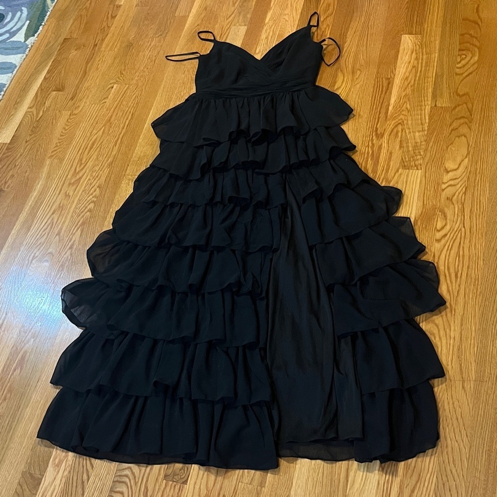 Mac Duggal Black V-Neck Gown with Ruffled Skirt Size 8 NWOT - Picture 6 of 17